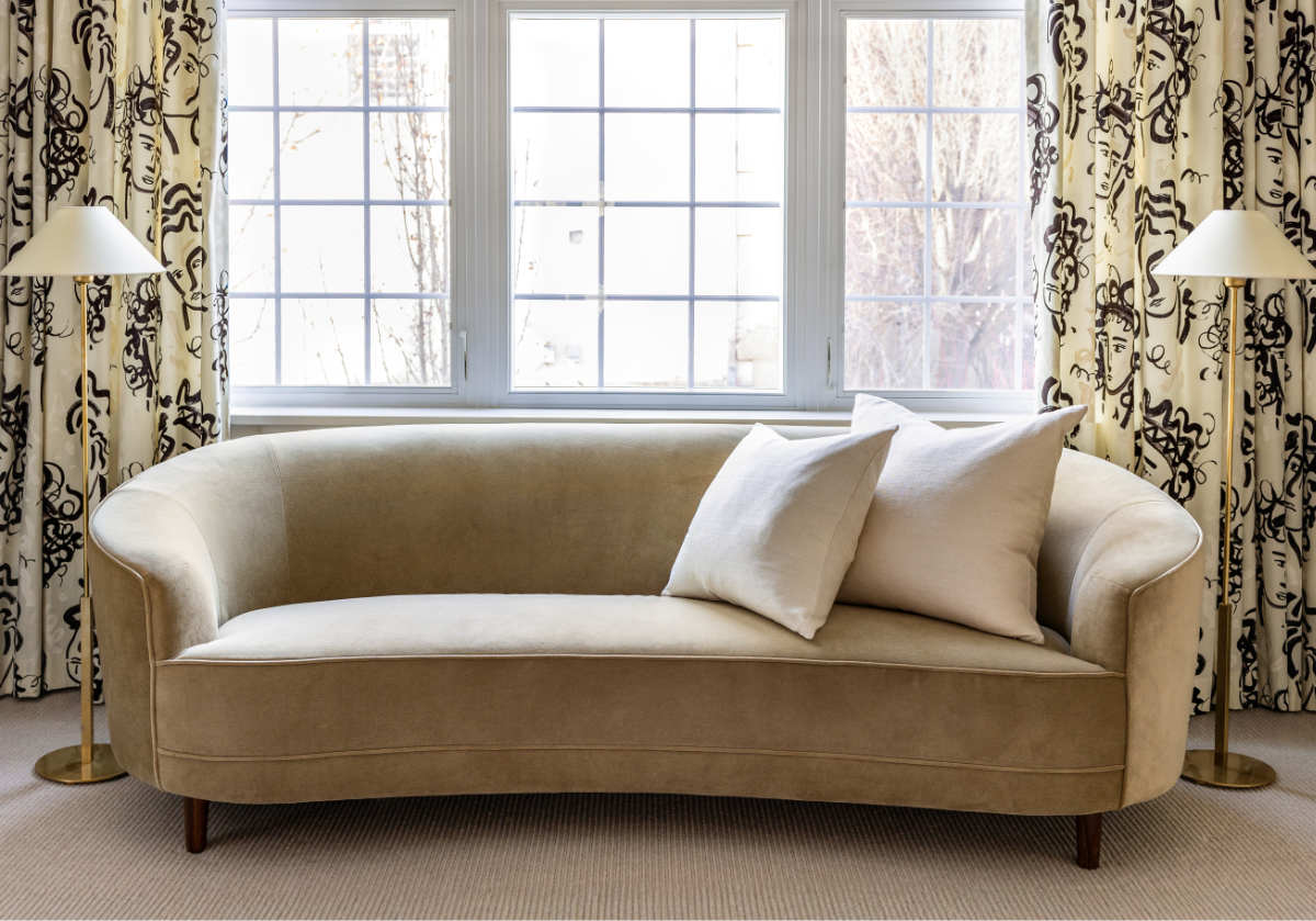 COLETTE CURVED SOFA | Camel Velvet