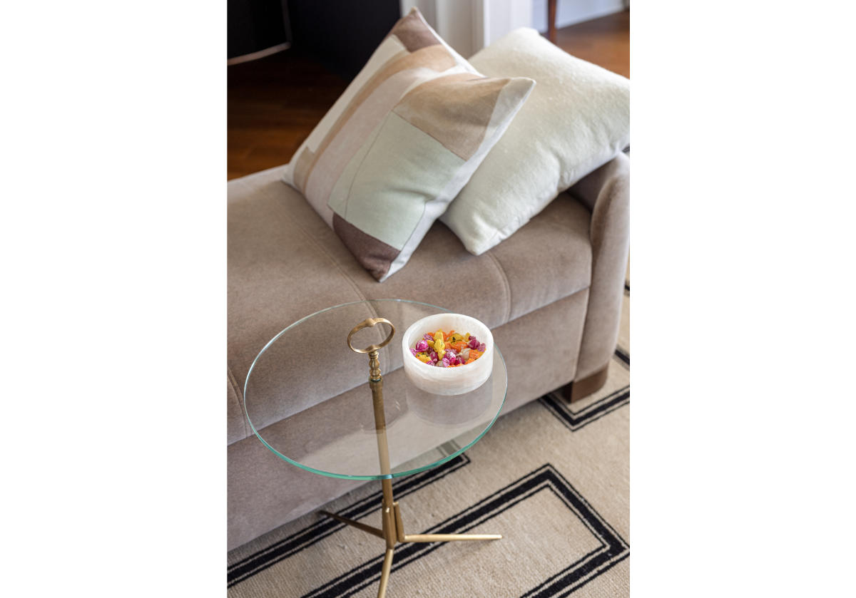 GWEN DAYBED | Fawn Velvet