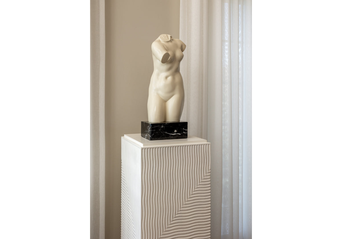 LUCCA PEDESTAL