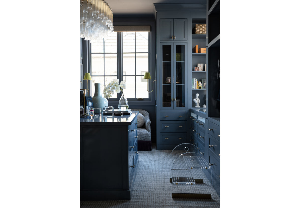 ODETTE STOOL | Lucite