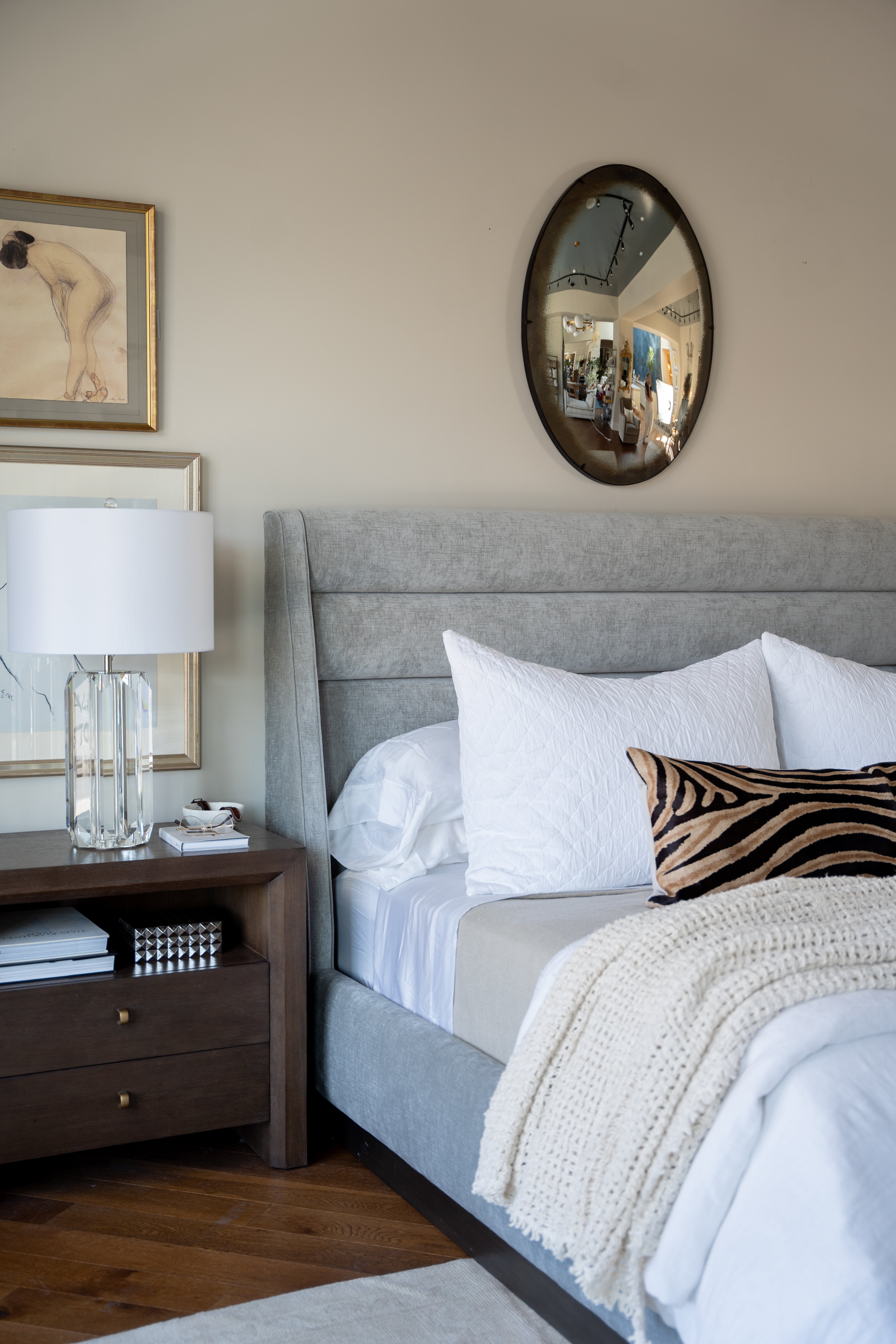 FRANKIE BED | Queen | Contessa Dove