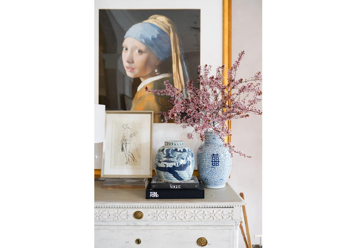 LUCITE GALERIE ART STAND