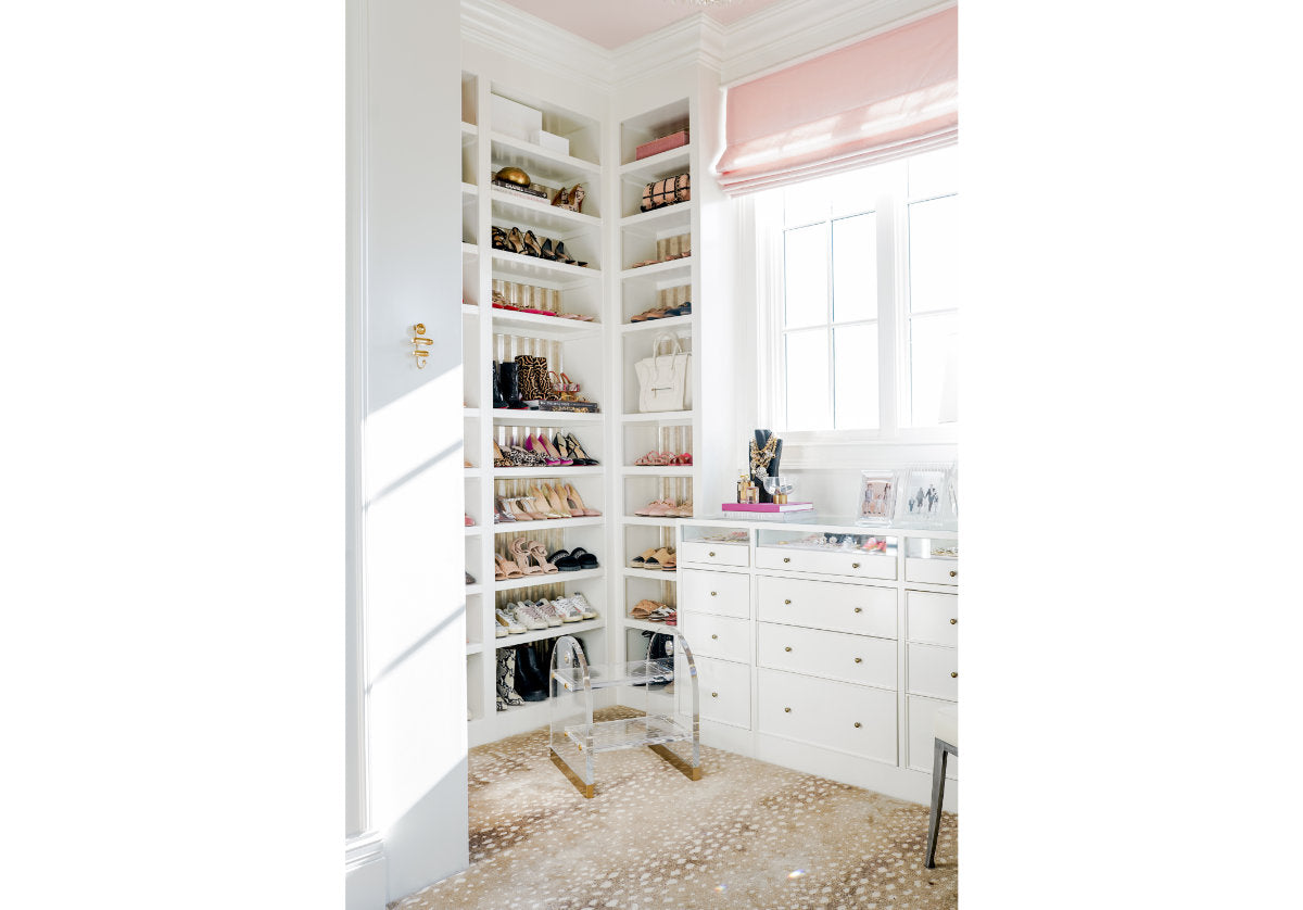 ODETTE STOOL | Lucite