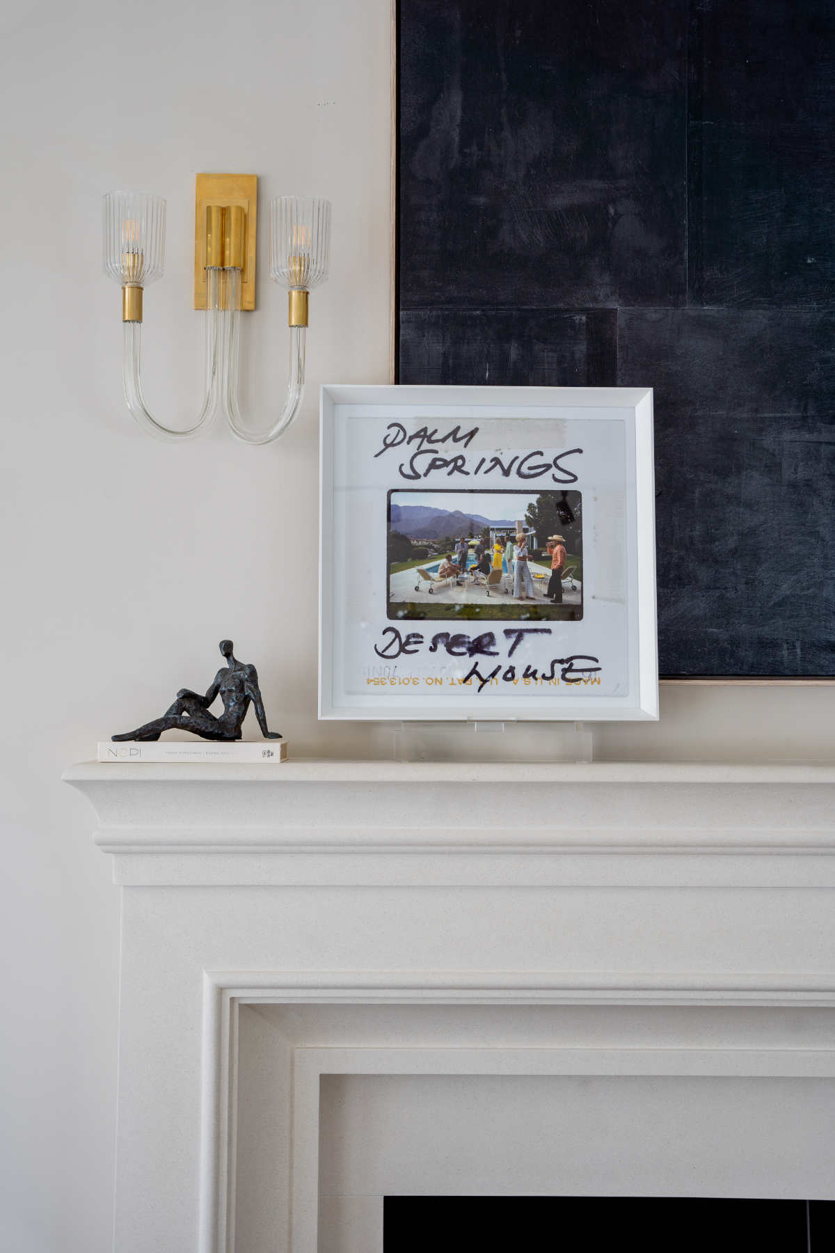 LUCITE GALERIE ART STAND