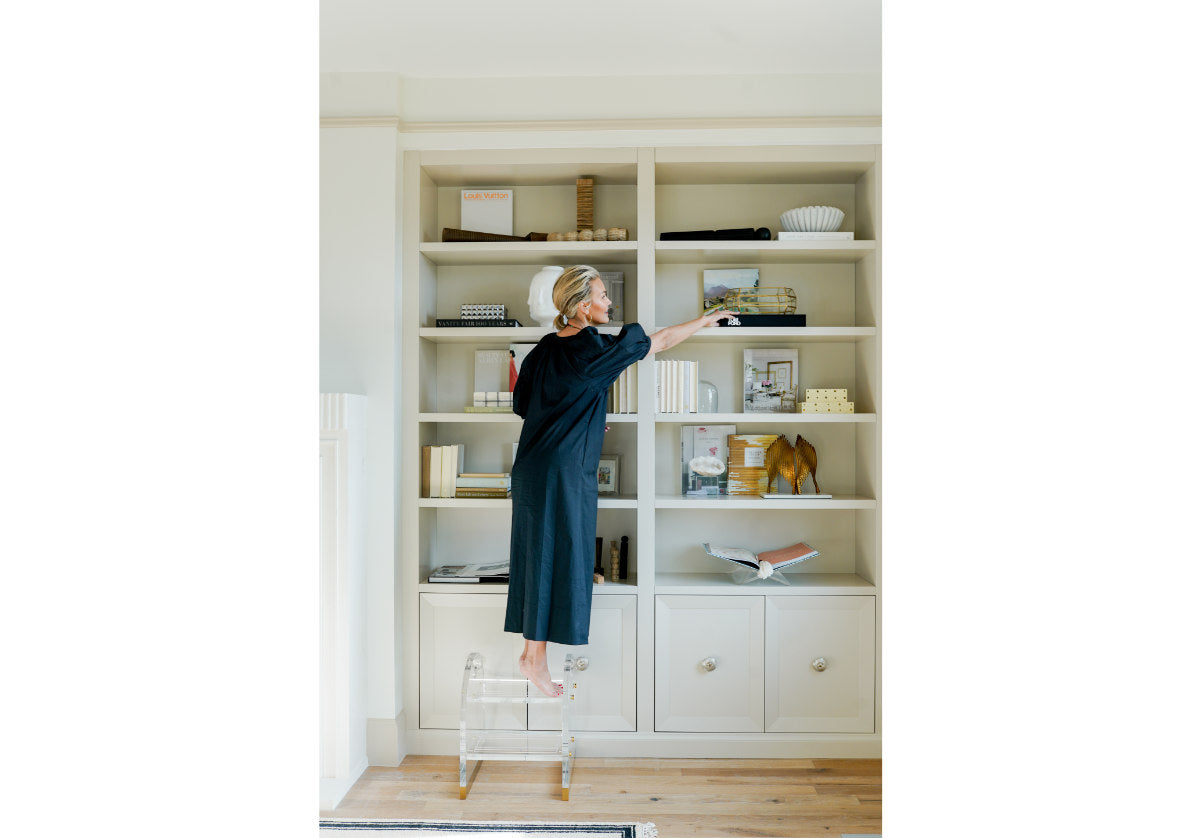 ODETTE STOOL | Lucite