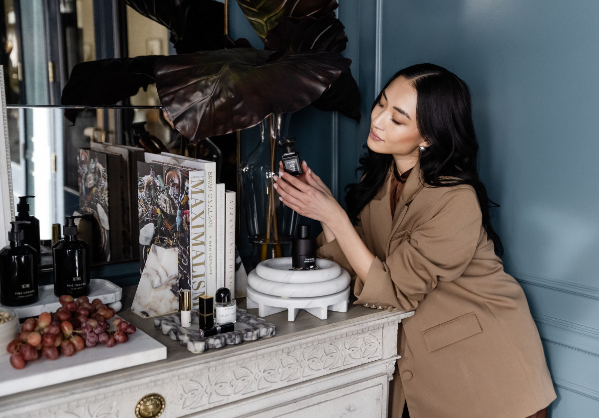 GRAND MARBLE FOOTED TRAY | Bianco Carrara