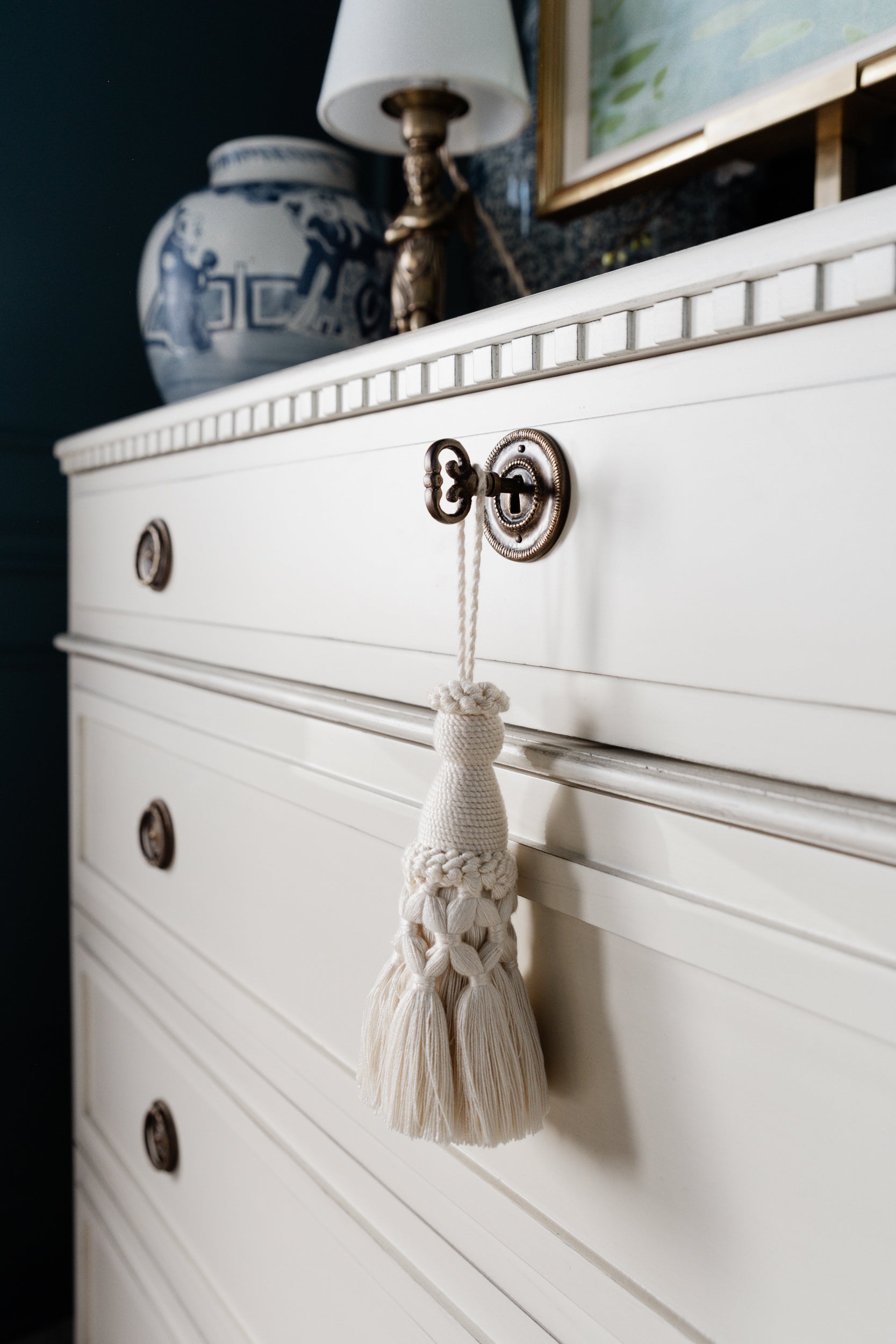 ESTELLE ENTRY CHEST