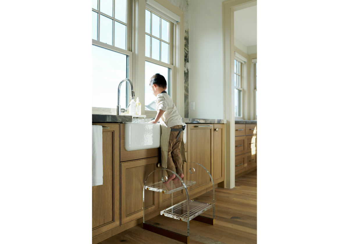 ODETTE STOOL | Lucite