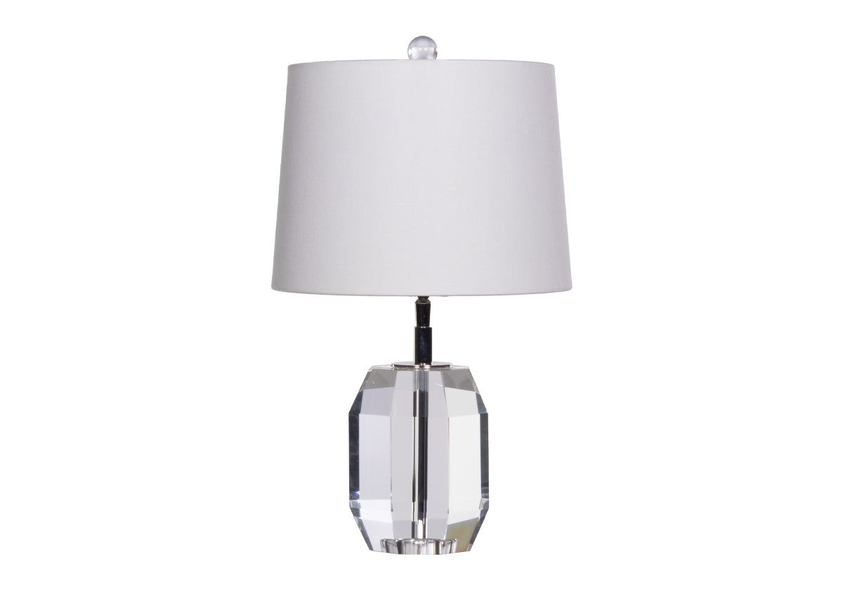 The Fiona effortlessly elevates the style of its surrounding space with its shapely solid K1 crystal form and large rounded shade. Its mid-sized height lends dimension, especially when displayed with faux florals.
This lamp was personally selected for high quality and style by Jess Bennett.