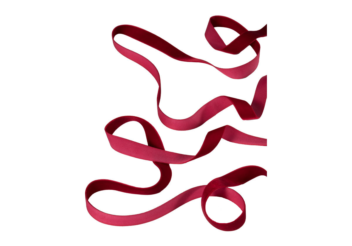SCARLET VELVET RIBBON