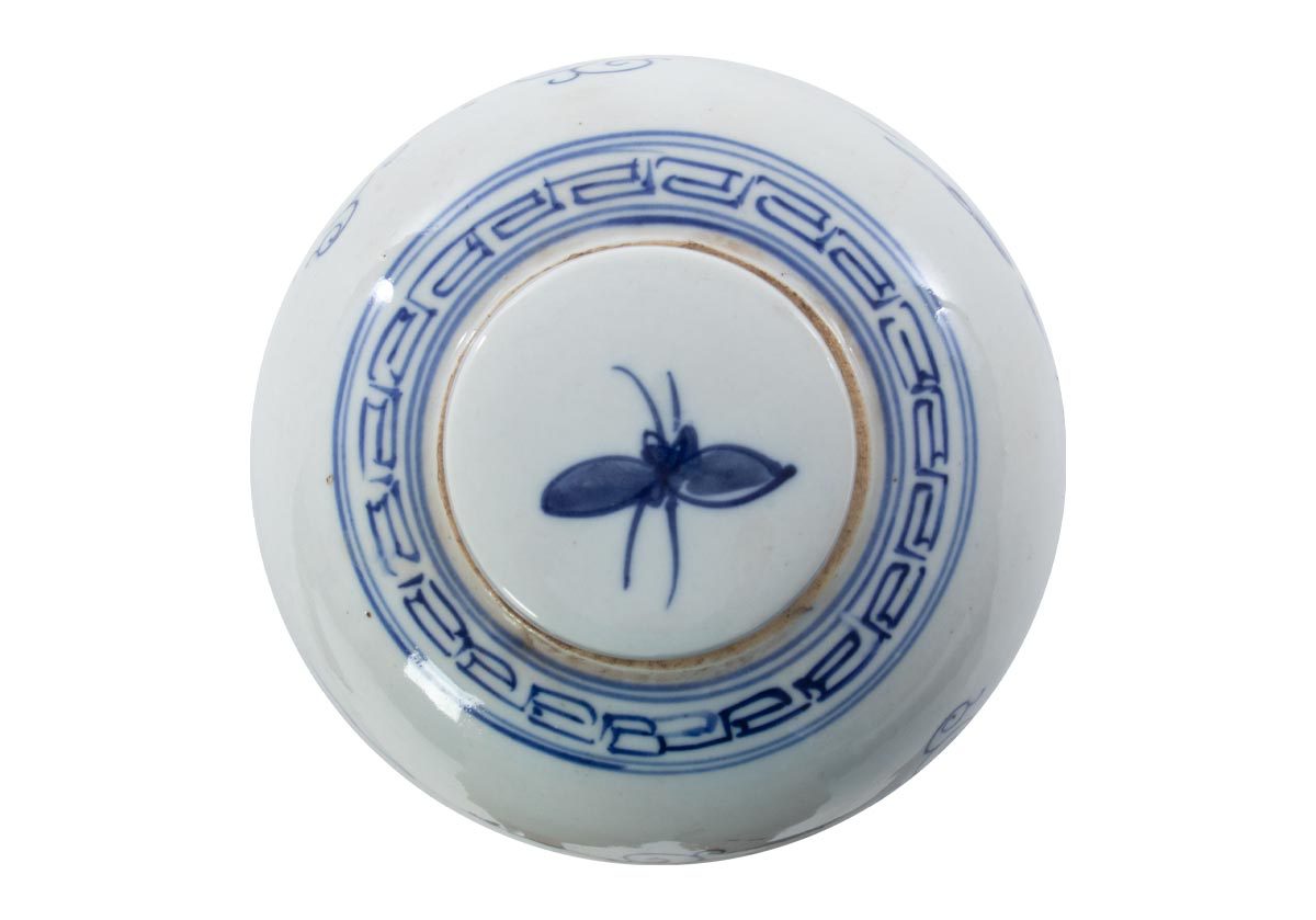 medium crane jar lid with lid on.