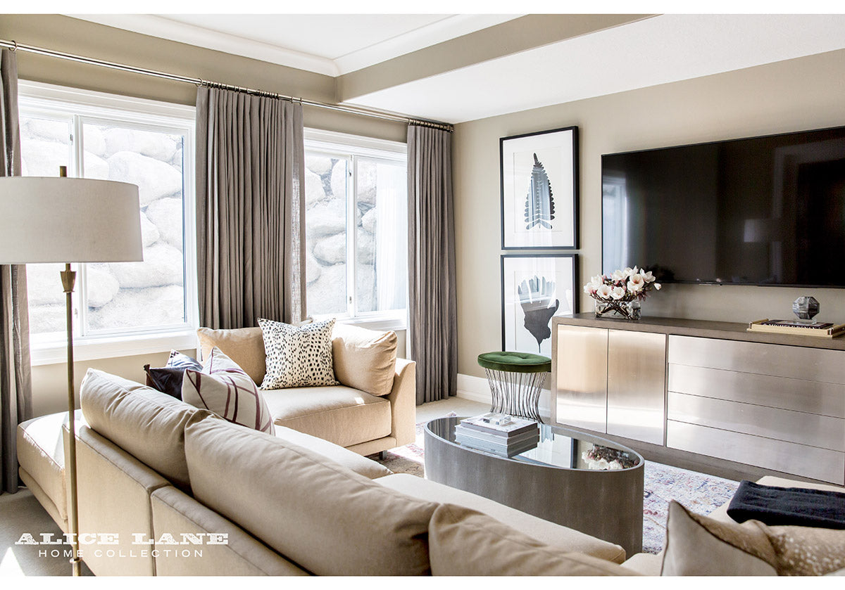 CASEY OVAL COCKTAIL TABLE