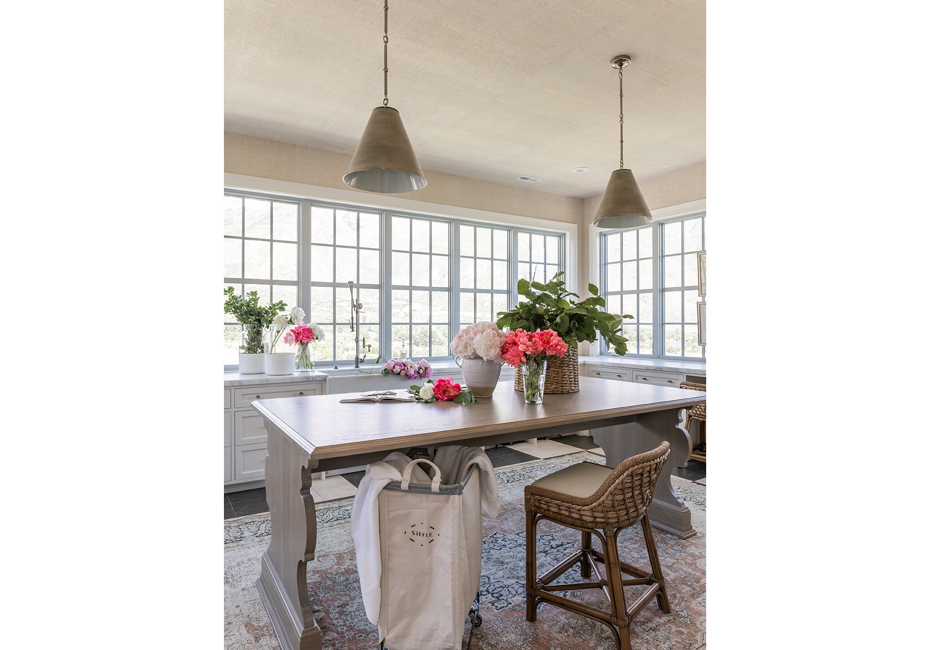 GOODMAN HANGING LIGHT