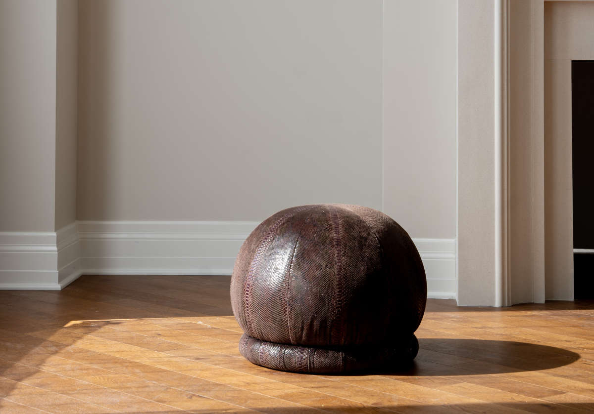 billie ouf in a hallway