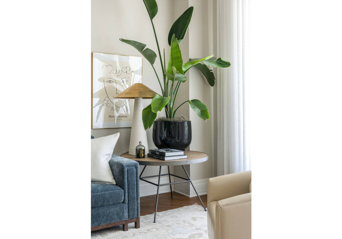 OLLIE SIDE TABLE