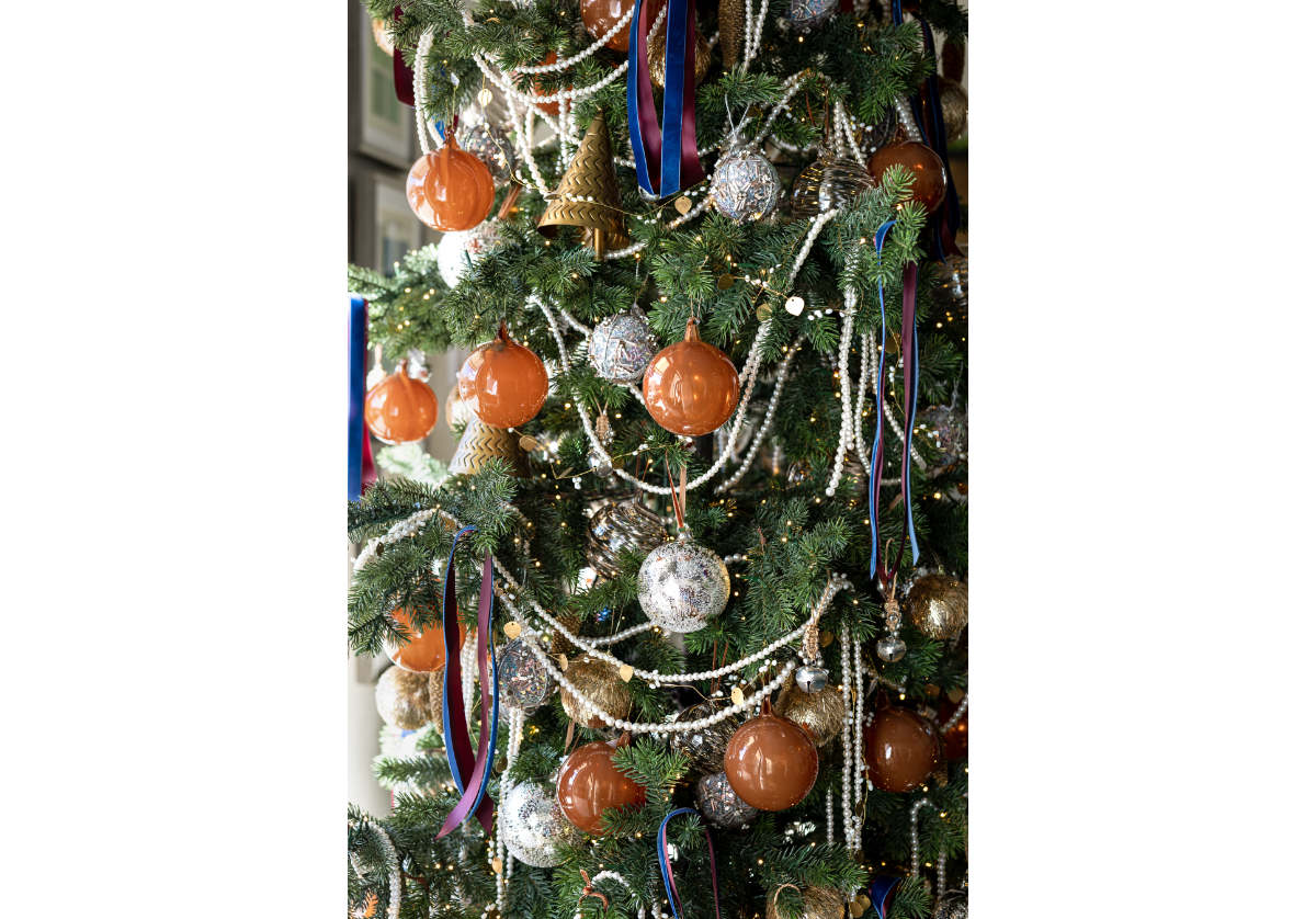 AMBER GLASS ORNAMENT | 4"