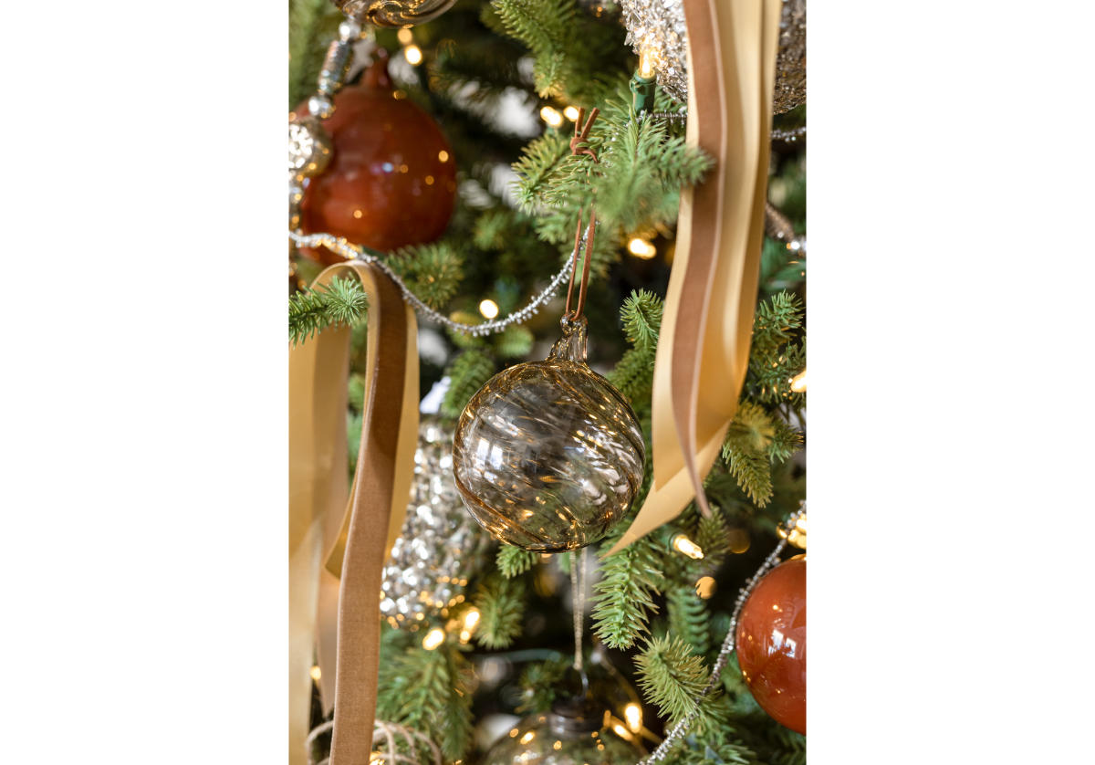SMOKE SWIRL GLASS ORNAMENT
