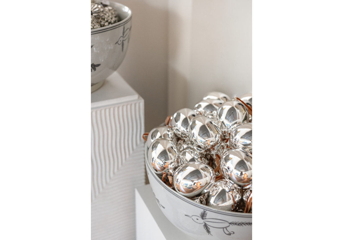 SILVER EGG GLASS ORNAMENT | 4"