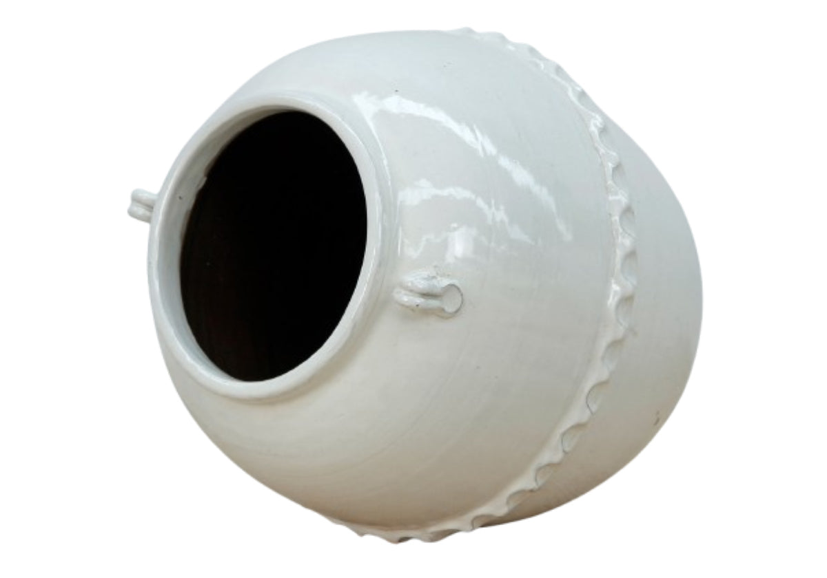OFF WHITE CERAMIC POT WITH LACE DECORATION