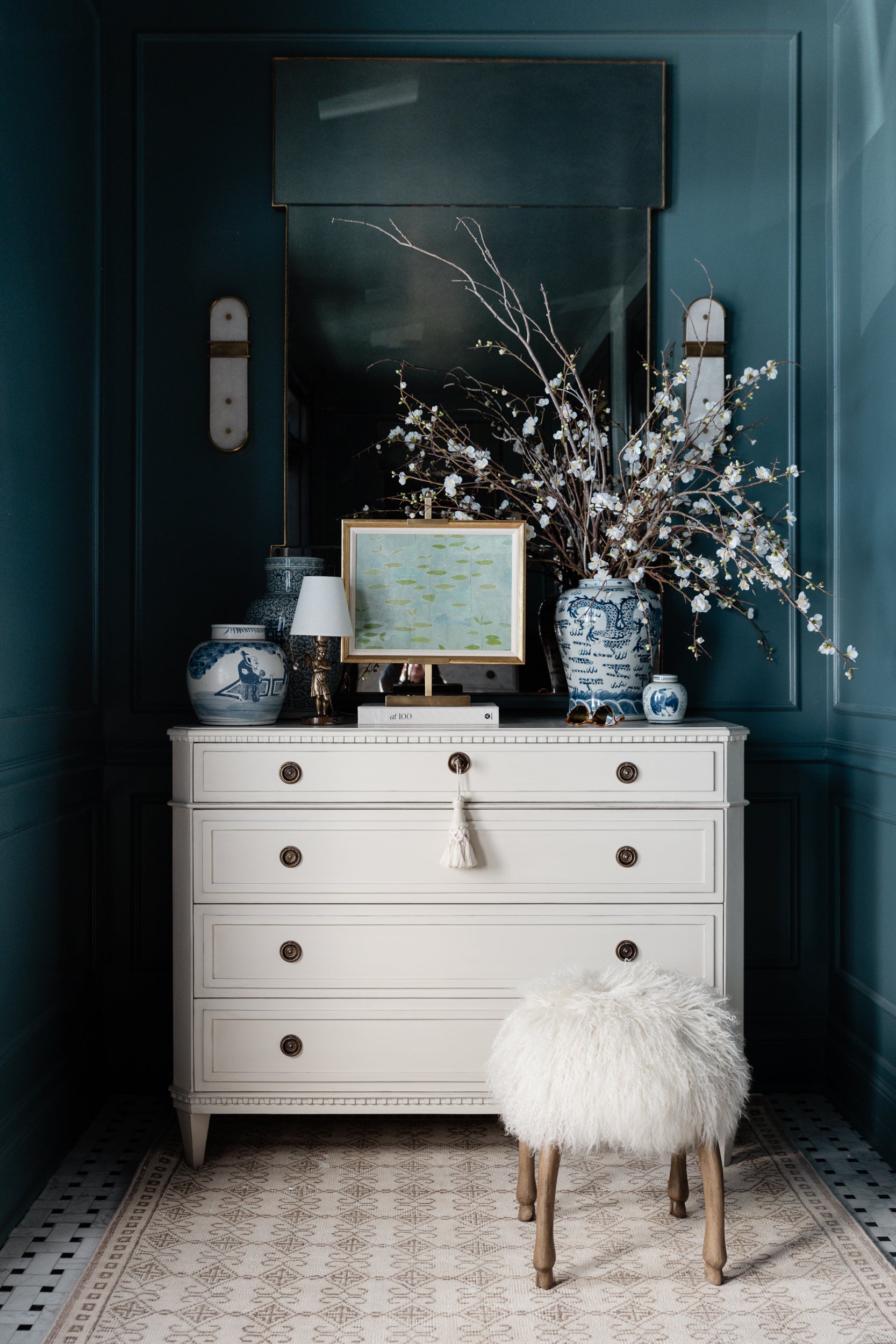 ESTELLE ENTRY CHEST