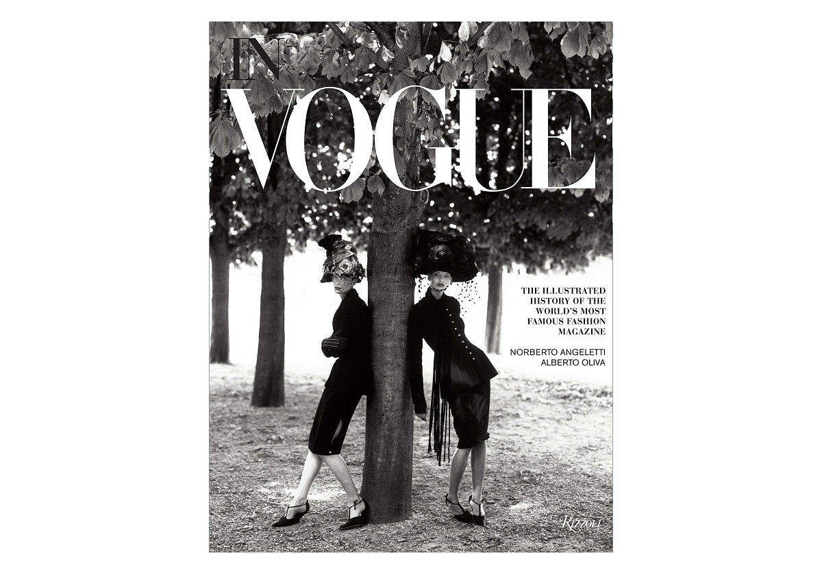 In Vogue: An Illustrated History of the World's Most Famous Fashion  Magazine by Alberto Oliva