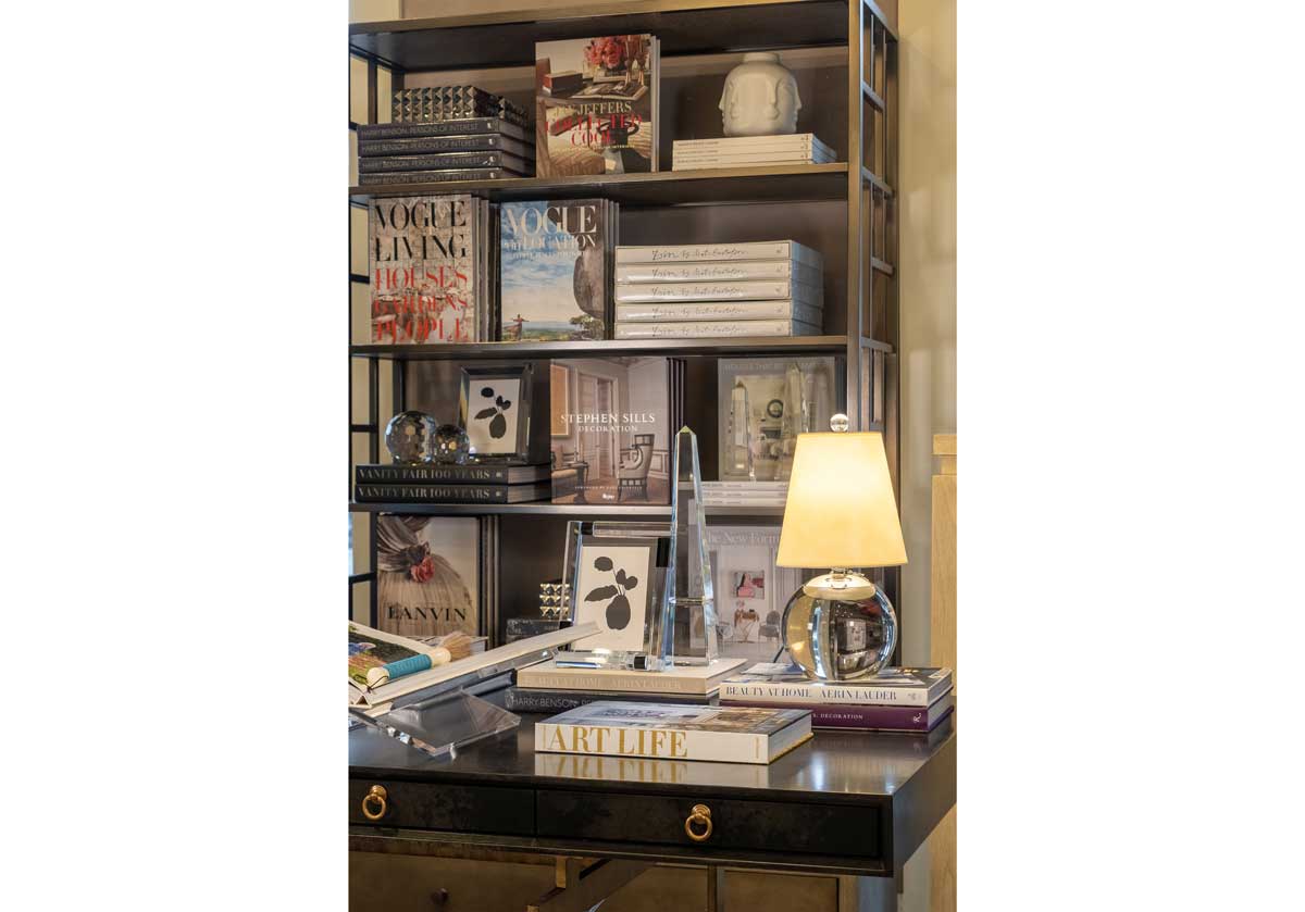 LUCITE GALERIE BOOK DISPLAY